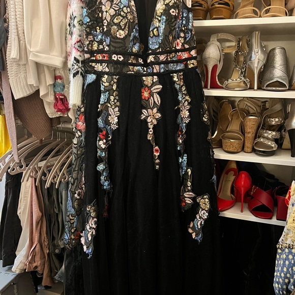 FORMAL DRESS - Picture 2 of 5